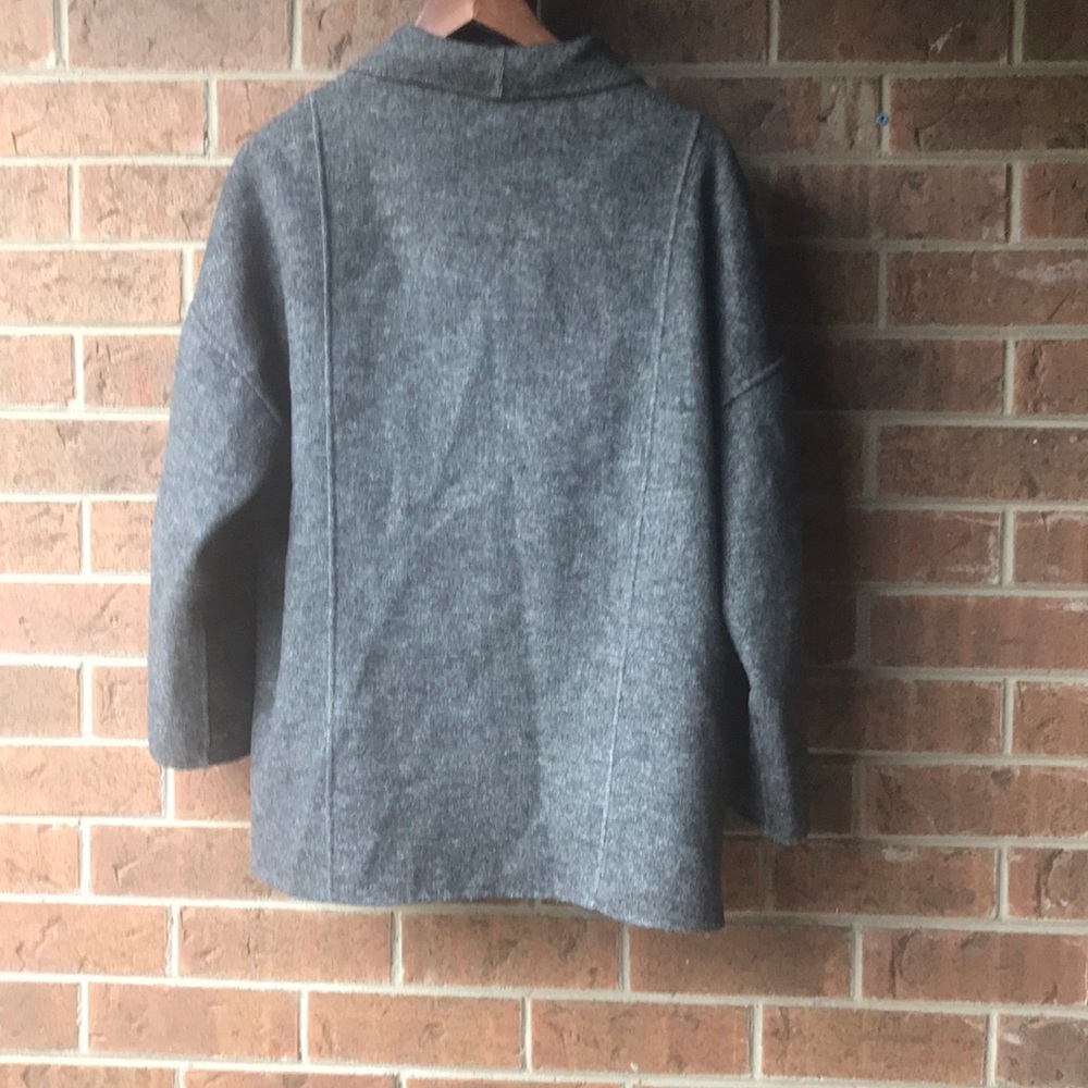 Zara Handmade Grey Sweater-Jacket. - Picture 5 of 7